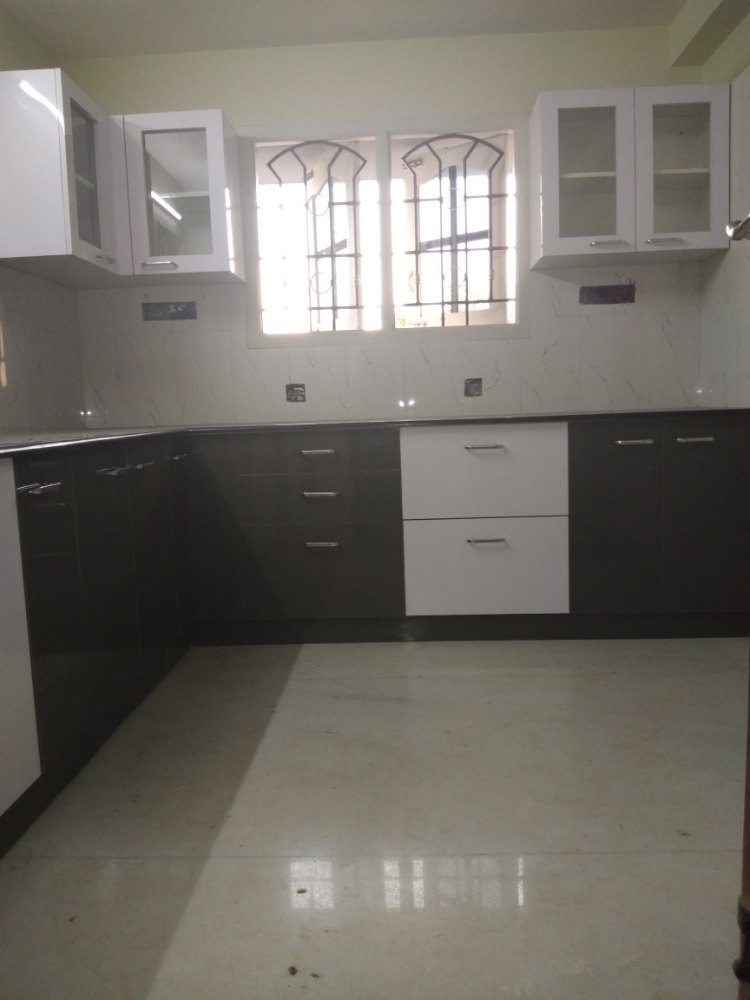 Modern L-Shape MDF MODULAR KITCHEN