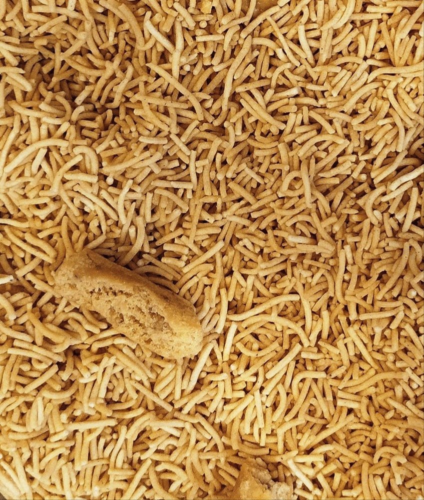 NAVRTAN NAMKEENS Biknaeri Authentic Besan Bhujia Namkeen, Packaging Type: Packet, Packaging Size: Loose