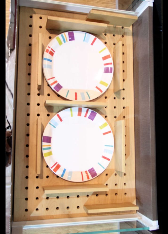 Brown Rectangular Wooden Plate Holder, For Restaurant