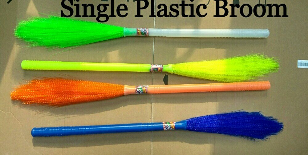 Colored Plastic Brooms, Packaging Type: Packet, Size: 39inch
