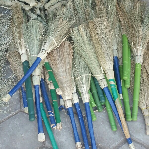 Coconut Tree Leaves Long Hand Khajur Broom, For Cleaning