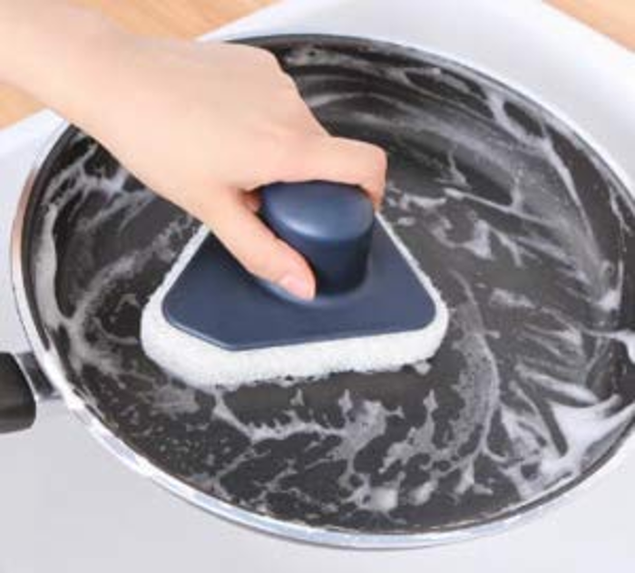 Soft Blue Triangle Brush, For Cleaning, Size: 13cm