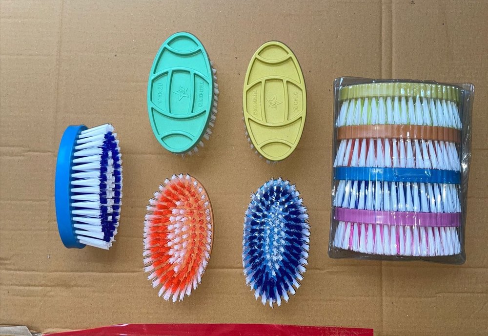 Oval Clothes Cleaning Brush, Size: Standard