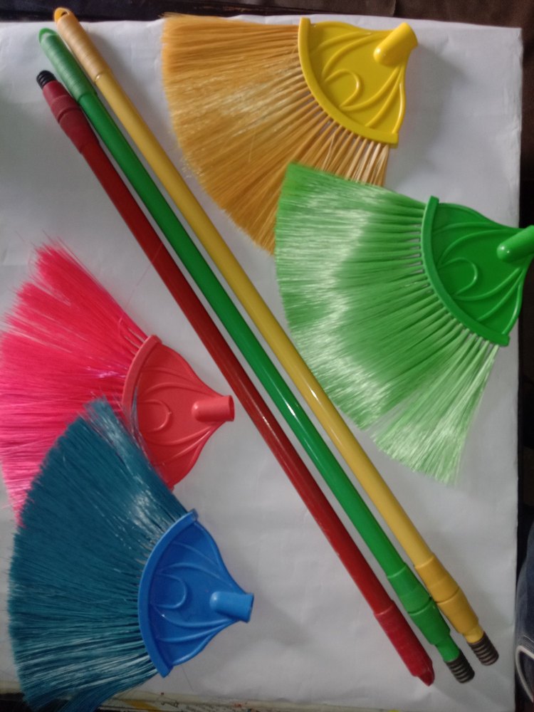 Medium Plastic Jala Cleaning Brush