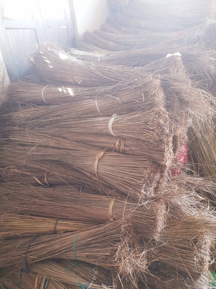 Yellow Best quality Coconut Brooms Stick Raw Materials, Packaging Size: 50kg, Size: 30-55 Inches