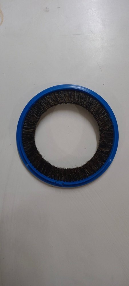 Plastic Shane Feeder Brush