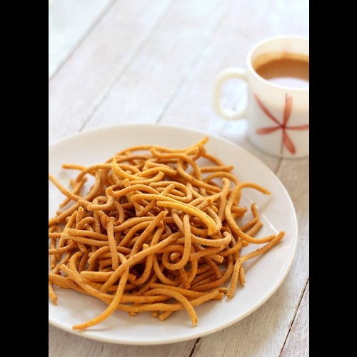 SWADISHT KHAADYAM Namkeen Tikha Gathiya ( Only Export No Retail ), Packaging Size: 400 Gram