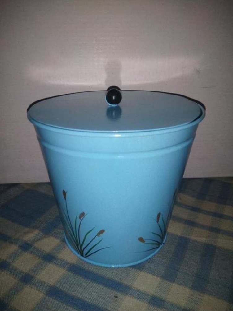 Round Light Blue Iron Gift Bucket For Food, Box Capacity: 1 kg