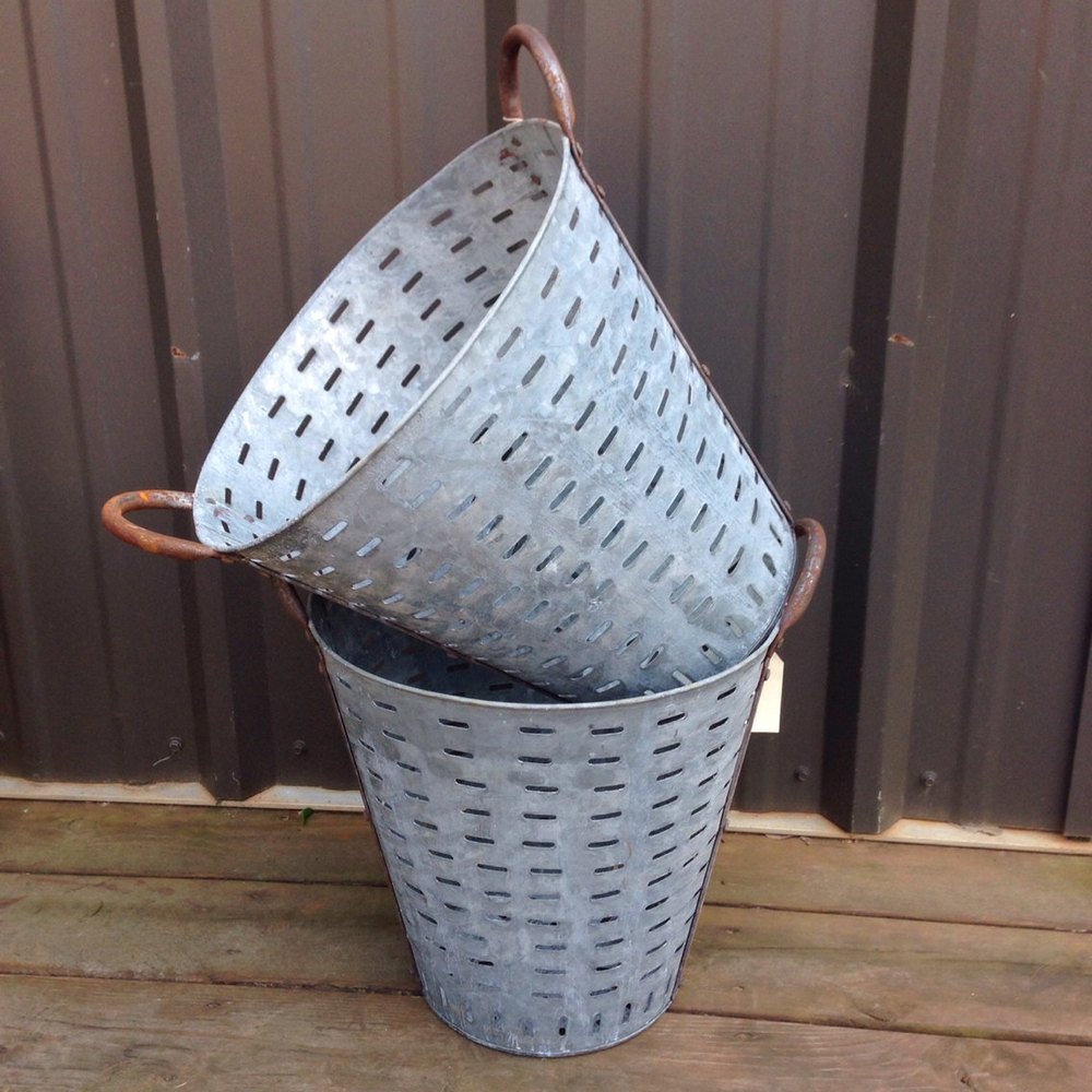 Silver Iron Galvanized Olive Buckets vintage metal collection buckets, Capacity: 50, Size: Custom