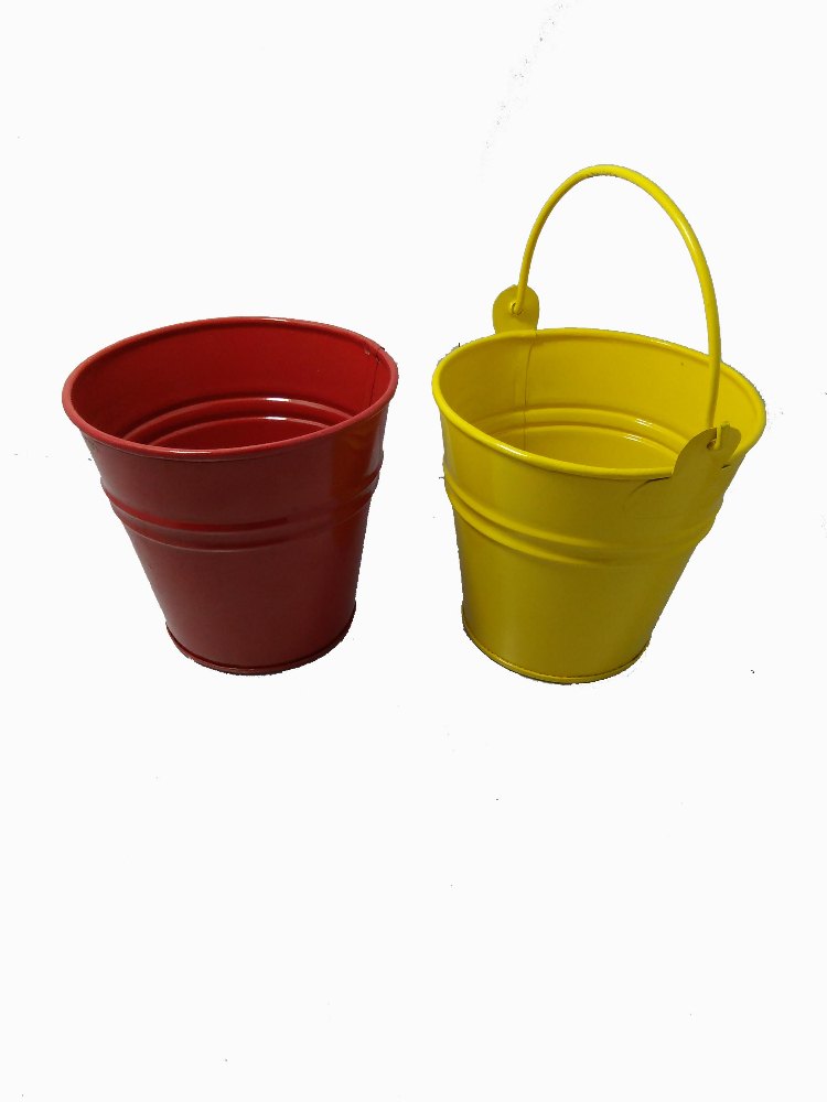 Coloured Red Iron Bucket, Size: Normal