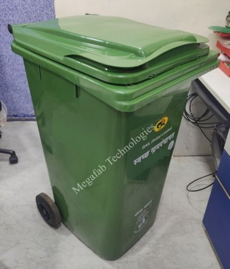 120 Liters Wheeled Plastic Garbage Bin, For Waste Collection
