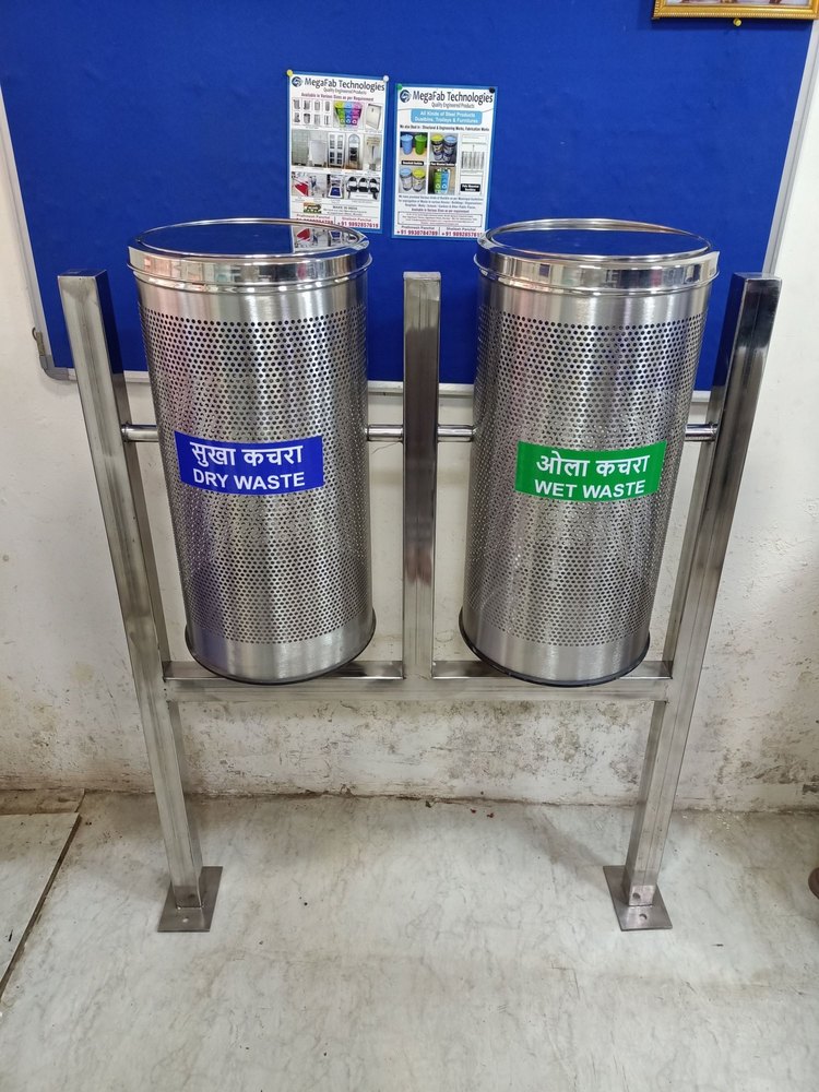Pole Mounted Dual Swing Dustbin