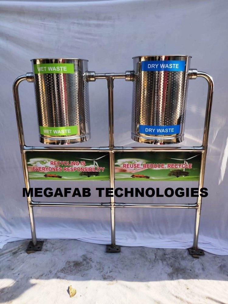Stainless Steel Wet Dry Dual Dustbin, Capacity: 40 Liters Each