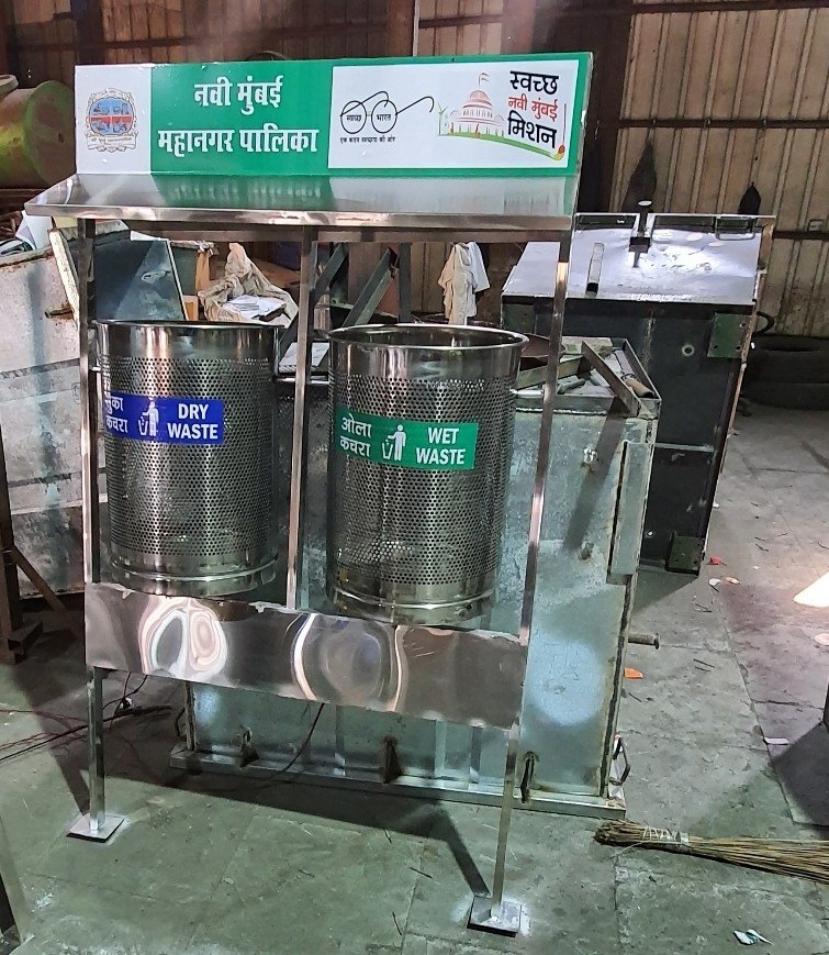 Ss Dustbin Pole Mounted Litter Bin