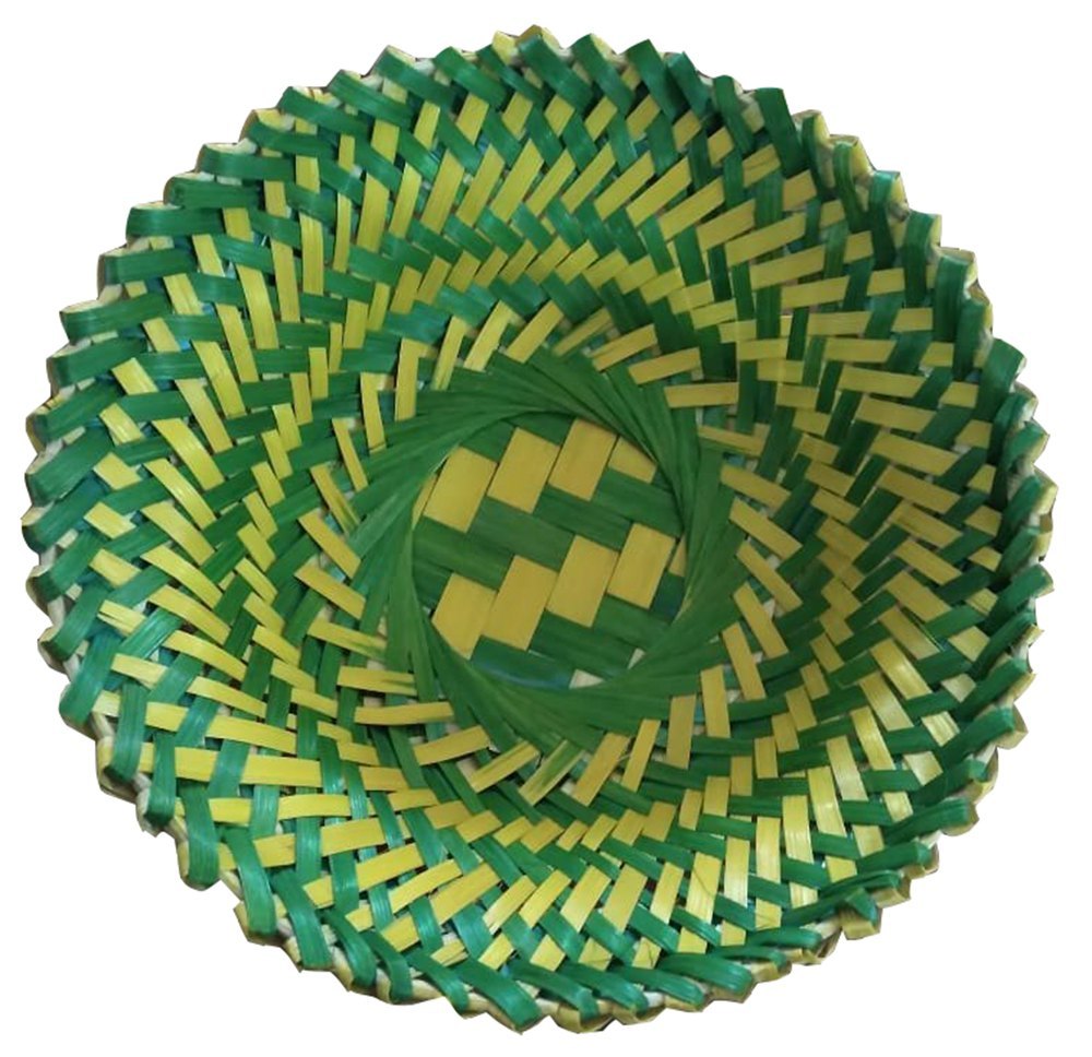 Green and Yellow Round Bamboo Basket, Size/Dimension: 15 Inch (diameter)