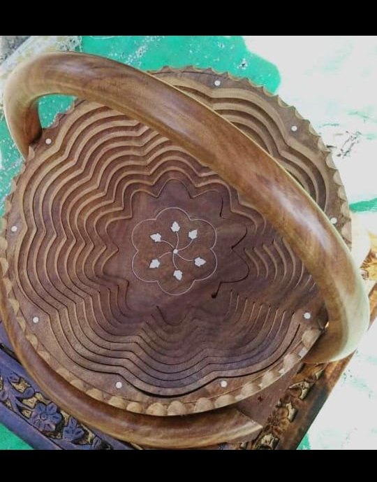 Brown Wooden Fruit Basket For Kitchen