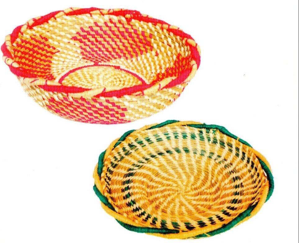 Round Red Sabai Sea Kauna Grass Handicrafts Colorful Tokris / Basket, Size/Dimension: 5 X 5.5