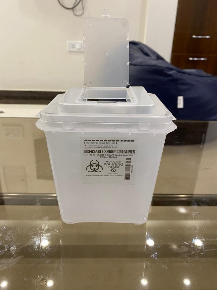 Transparent White colour sharp container, Capacity: 5-8 Litre