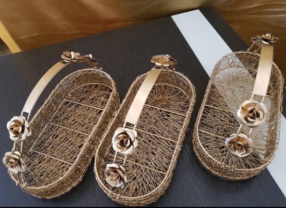 Rose gold Metal Wiremesh Wedding Gift oval Basket With Floral Handle, For Home