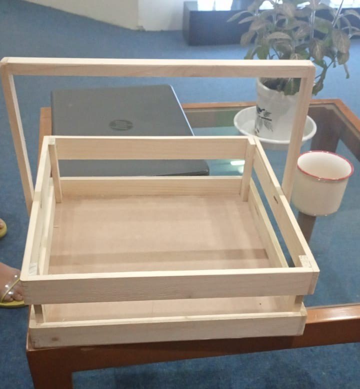 White Wooden hanging basket, Size: 12inch X 12 Inch X 10 Inch