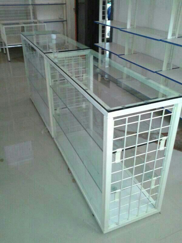 Display Counter with Dump Bin