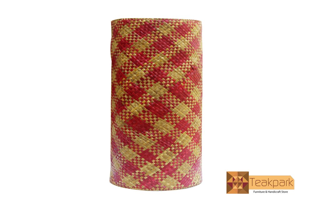 Europa Woven Screwpine Leaf Round Basket, Size: Dimensions : Height - 21.5  (inch) X Dia. 12 (inch)