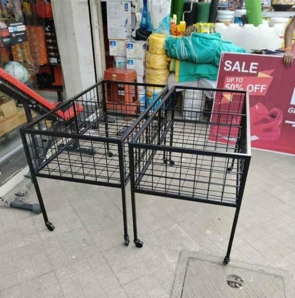 Mild Steel Powder Coating M S Display Dump Bin, For shop and malls, Height Feet: 3
