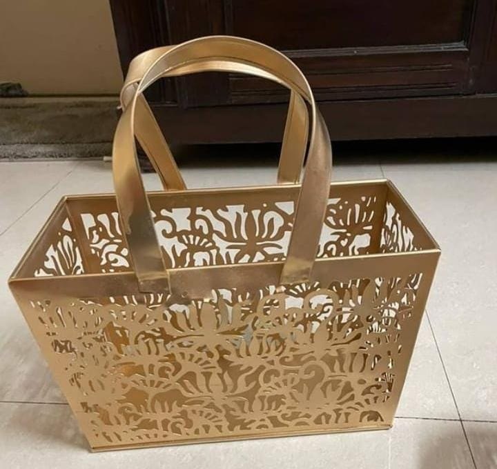 Plastic Rectangular Golden basket, 600g, Coated