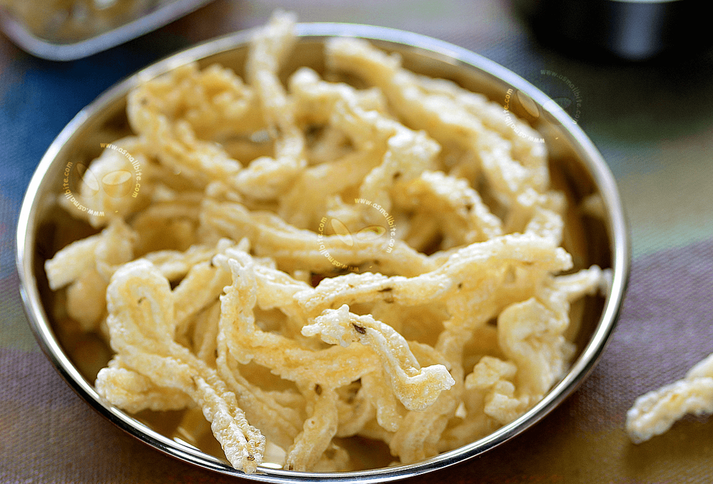 Rice Murukku Vathal