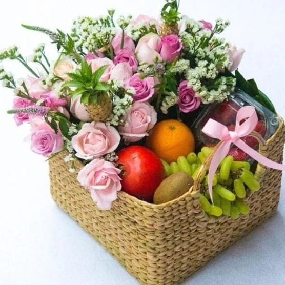 Fancy fruit basket
