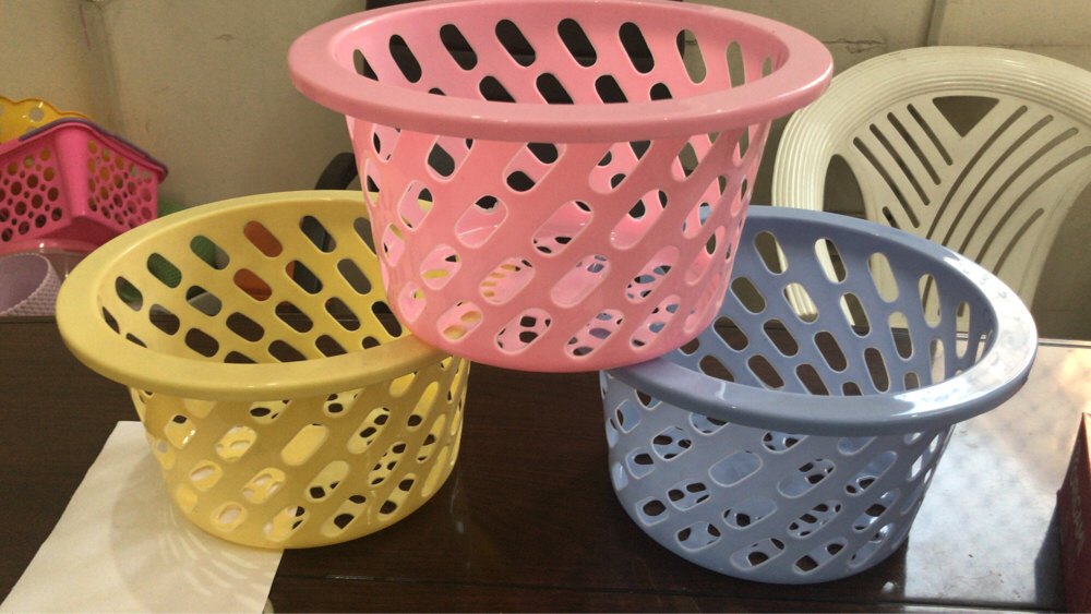 Classic Houseware Round Plastic Baskets