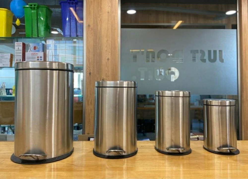 Silver Stainless Steel SS Plain Pedal Bin, For Office, Size: 5-15Ltrs