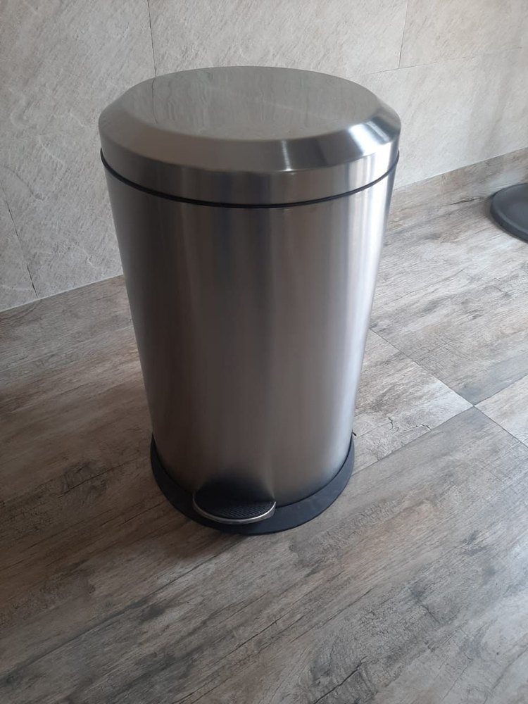 silver Ss Pedal Dust Bin, For Office, Material Grade: StainleSs Steel