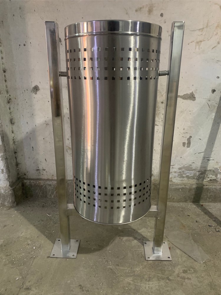 Open Top Stainless Steel Stand Dustbins, Material Grade: SS 202 & 304, Size: 20l To 100l