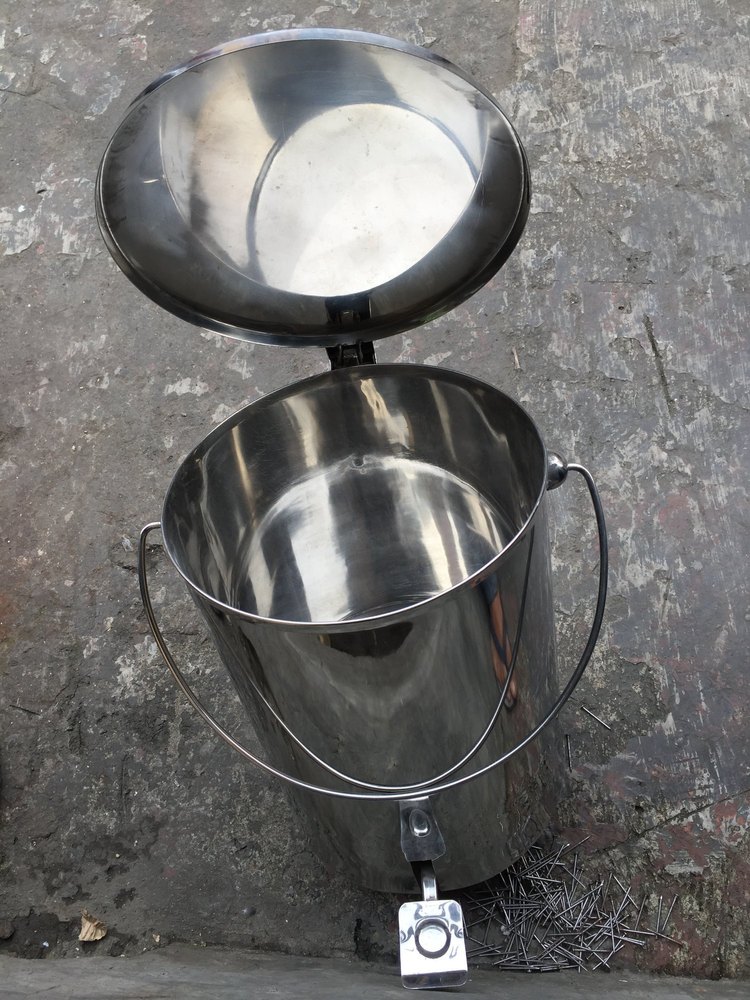 Foot Pedal Stainless Steel Pharma Dustbin, Material Grade: 304, Capacity: 20 L