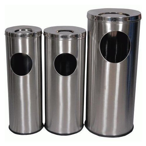 Standing Silver Ash Can Stainless Steel Dustbin, Capacity: 6-10 Liters, Material Grade: 202