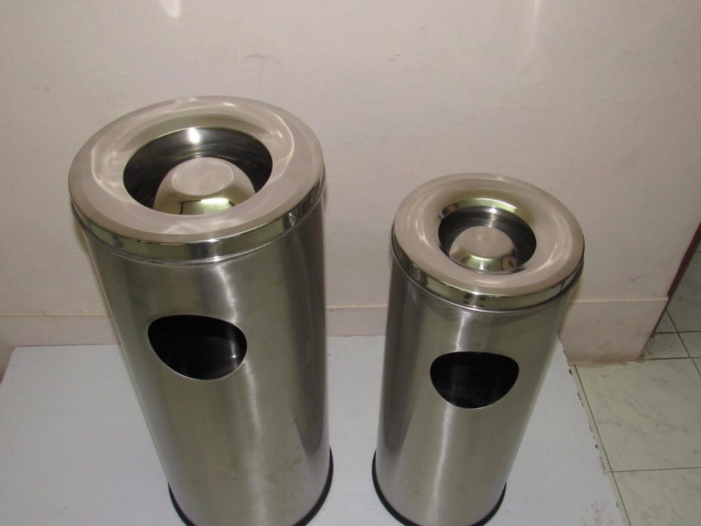 Ashtray Bin Steel 10, Capacity: 25 ltr