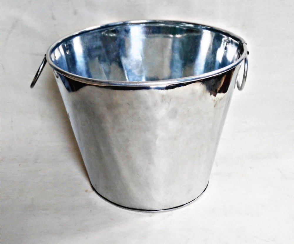 Polished Iron Metal Tin Bucket, Size: 8