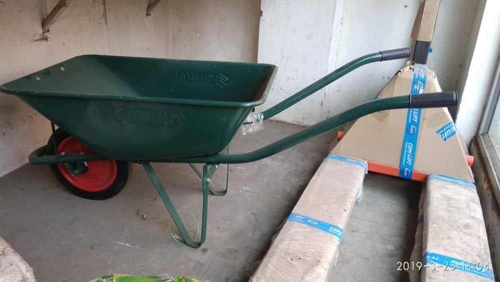 gkm Heavy Duty Wheelbarrow, Model Name/Number: gkm116, Load Capacity: 80 Liters