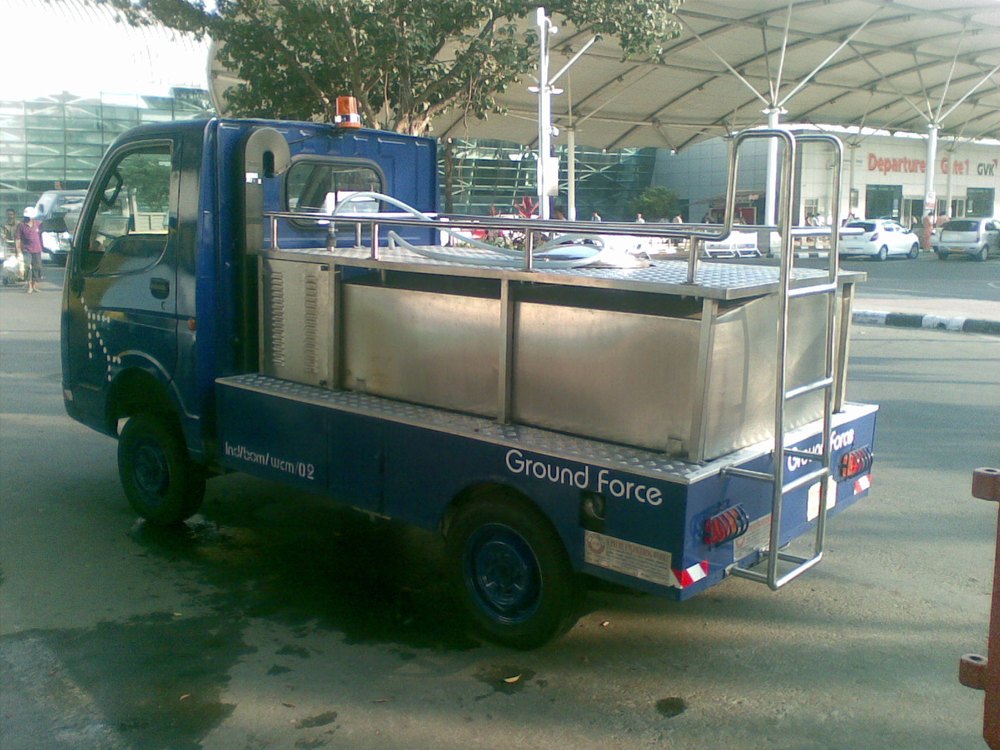 Motorized Aircraft Water Cart/