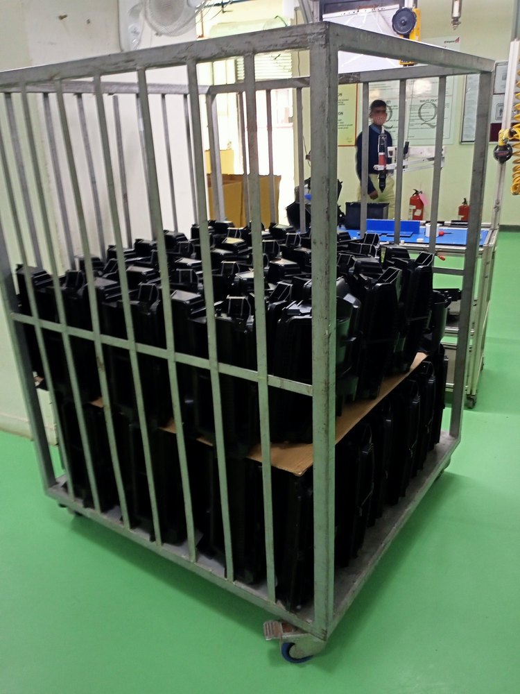 Mild Steel Industrial Trolley, Trolley Size: 900*600*2500mm