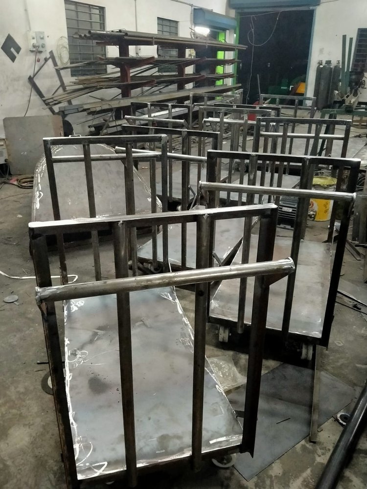 Platform Four-Wheel Heavy Duty Textile Trolley, For Industrial, Load Capacity: 300kgs