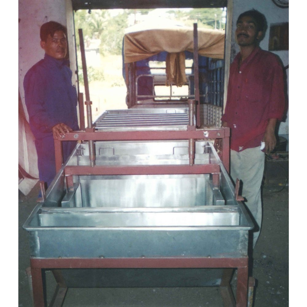 Stainless Steel Polymer Rope Processing Trolley, Capacity: 500 Liter