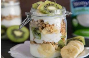 Fruit Yogurt Granola Parfait