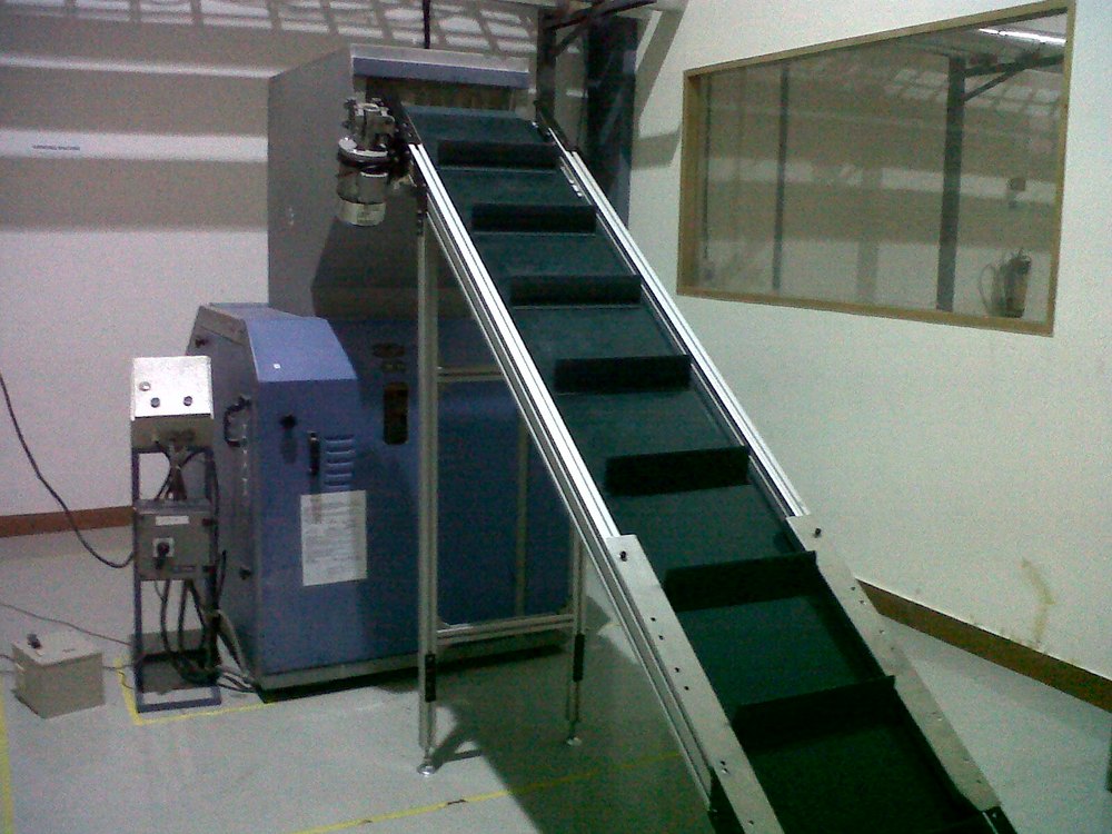 Industrial Cleated Belt Conveyor, Capacity: 1-50 Kg Per Feet