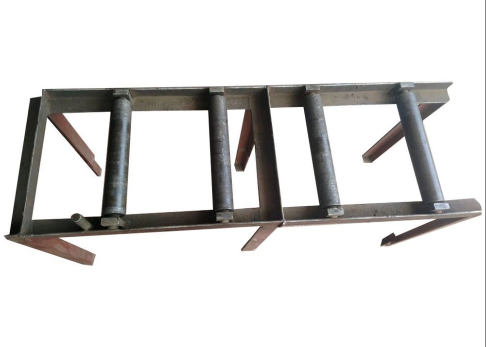 Iron Industrial Roller Conveyors Frame, Capacity: 50Kg Per Feet