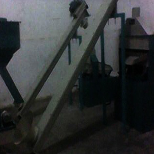 mild steel Screw Conveyors, Capacity: 200 Kg