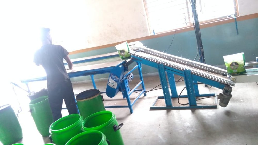 Mild Steel Feeding Conveyor, Capacity: G S Engimech