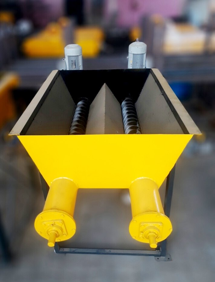 Balaji Concrete Feeding Conveyors, Capacity: 300 Kg, 400Kg