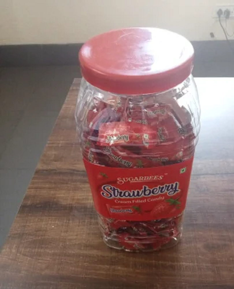 Red Sugarbees Strawberry Candy, Packaging Type: Plastic Jar, Packaging Size: 240 Pcs Jar